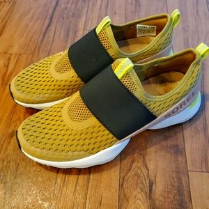 Sorel Kinetic Strap Sneaker GOLD